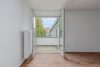 Alt-Mariendorf: Frisch renoviertes 1‑Zimmer‑Apartment mit SW‑Balkon und Blick ins Grüne - Zugang zu Balkon