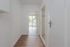Alt-Mariendorf: Frisch renoviertes 1‑Zimmer‑Apartment mit SW‑Balkon und Blick ins Grüne - Flur und Diele