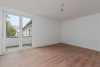 Alt-Mariendorf: Frisch renoviertes 1‑Zimmer‑Apartment mit SW‑Balkon und Blick ins Grüne - Großes Zimmer
